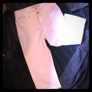 White Capris-Levi’s
